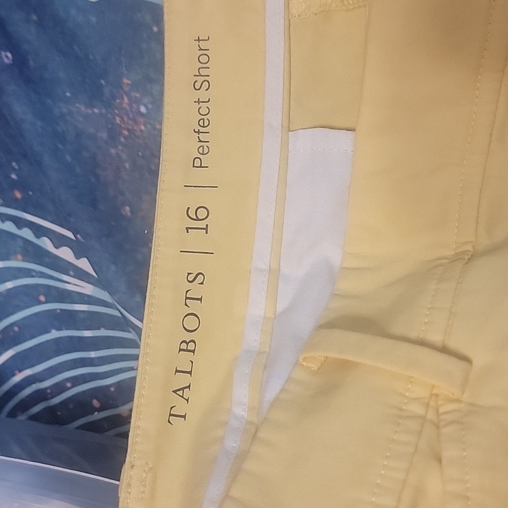 Talbots women's shorts - Picture 3 of 5